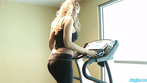 Darn sexy busty sporty girl Betty feels great when she sucks dick