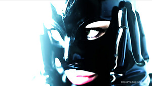 Latex queen is ready to show off her feet and her nice curves