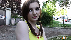 Now that's a GF to be proud of and this babe is no stranger to hot sex