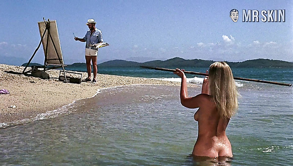 Beach nude scenes with perfectly shaped beauty are must see