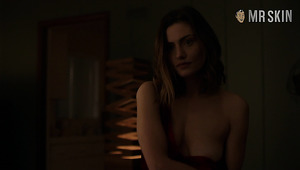 Hot bed scene with lots of kissing are performed great by Kelly Deadmon