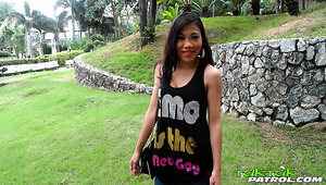 Thai whore Nang flashes her nice cock sucking skills on dude's cam
