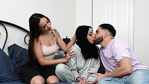 Arab in hijab asked stepsister to teach her to suck dick