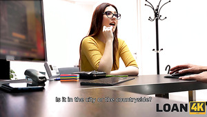Teen Mia Evans tries to buy her first apartment
