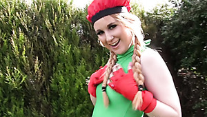 Sweet looking blonde harlot rubs her juicy twat with fingers